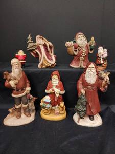 lot 710 image: Santa Decor