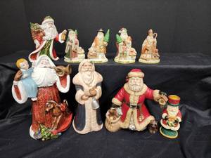 lot 711 image: Santa Decor