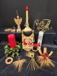 lot 717 image: Wheat Weaving Ornaments and Vintage Christmas Decor