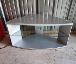 lot 751 image: Entertainment Stand 36x18x18