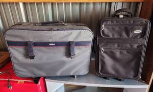 lot 756 image: (2) Suitcases on Wheels