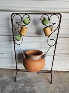 lot 25 image: Terracotta Plant Stand