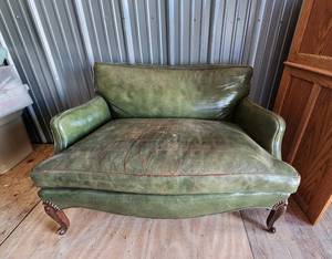 lot 31 image: 46 Vintage Loveseat