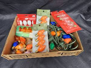 lot 731 image: Christmas Lightbulbs