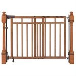 Summer Infant Stylish&SecureÂ® Deluxe Top of Stairs Gate with Dual Banister Kit