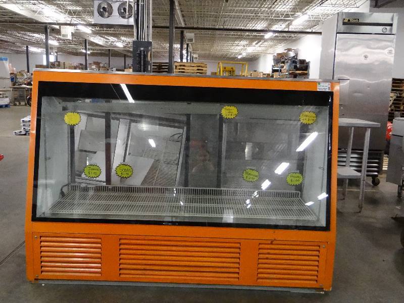 lot 1007 image: Master-Bilt Refrigerator Glass Front Display Case