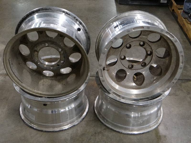 lot 1013 image: Set Of 4 - 15 Polished Aluminum Rims