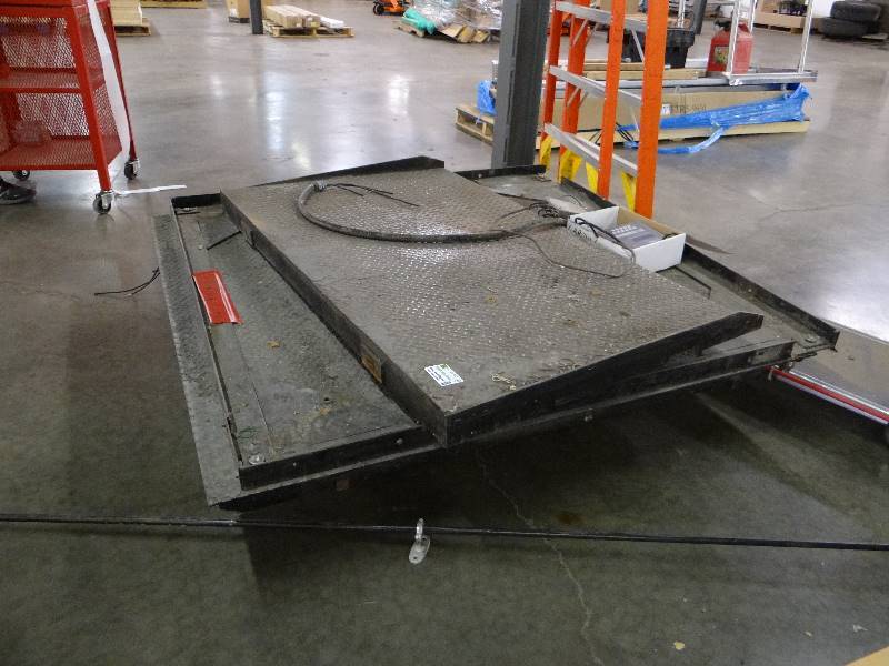 lot 1065 image: Pallet Scale