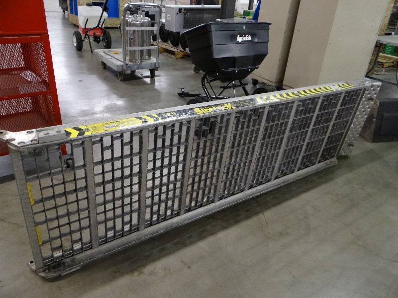 lot 1029 image: RoadWarrior Sidekick Utility Movers Ramp