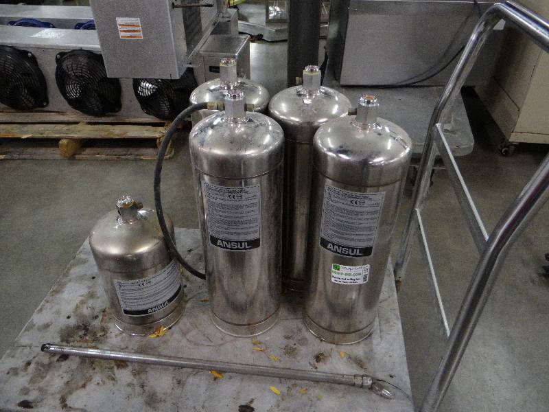 lot 1031 image: Fire Suppression Tanks - (4) 3 Gal & (1) 1.5 Gal