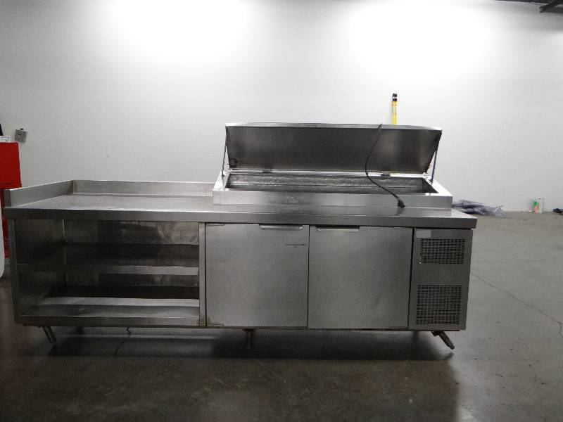 lot 1041 image: Stainless Steel Prep w Under Counter Refrigerator