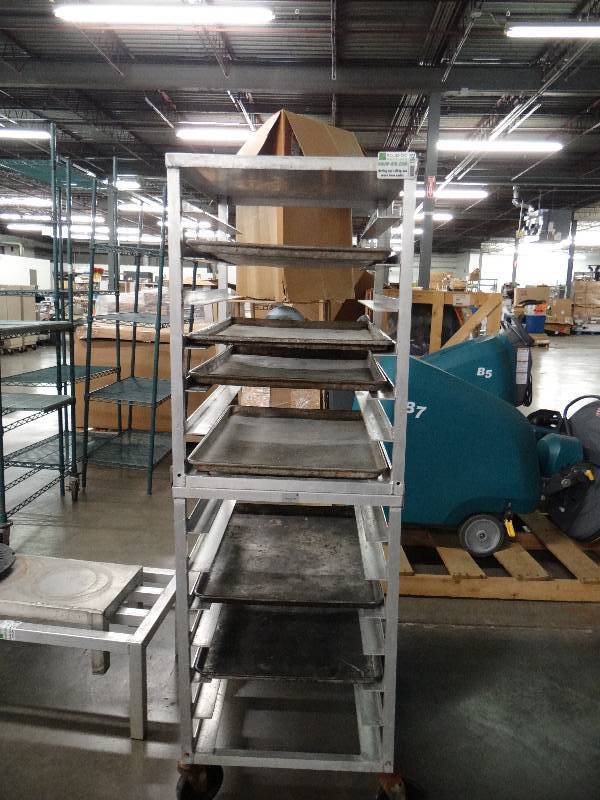 lot 1042 image: Aluminum Bakers Rack