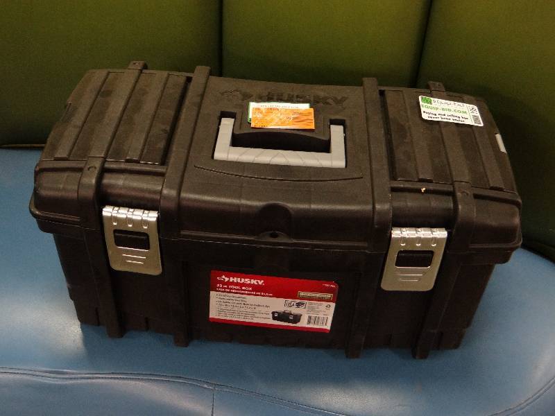 lot 1061 image: Husky Plastic Tool Box