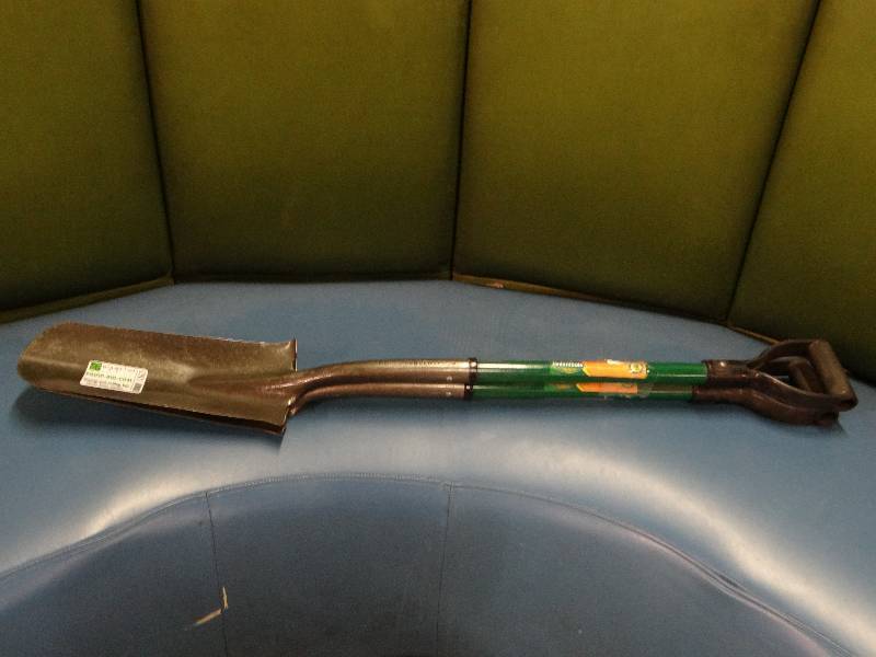 lot 1063 image: Sharp Shooter Shovels - Lot of 2