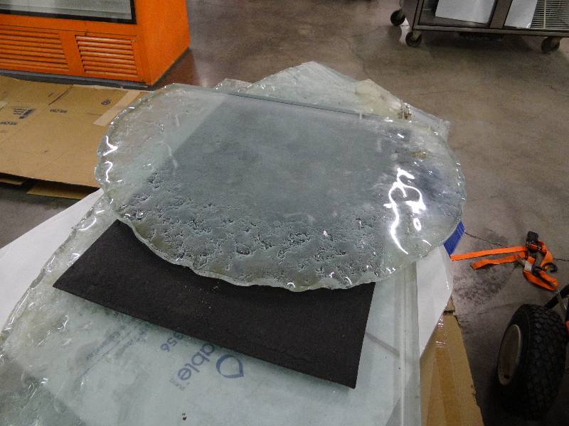 lot 1093 image: 7 Glass Countertops from Trex (Various Sizes)