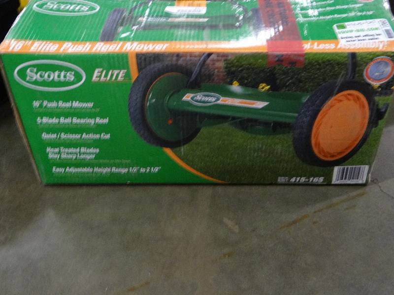 lot 1060C image: Scotts Elite 16 Manual Push Mower