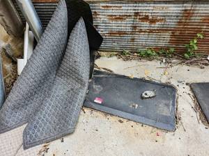 lot 44524 image: Lot Of 4 Mats