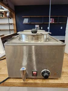 lot 44507 image: Dual Electric Commercial Warmer Model SH-FWBT0-4