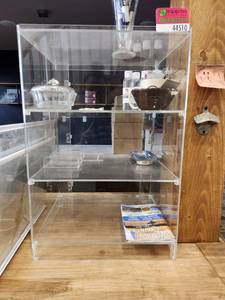 lot 44510 image: Acrylic Display Case