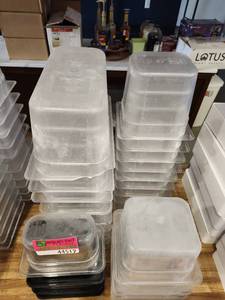 lot 44512 image: Lot Of 28 Assorted Brands And Sizes Of Prep Table Containers