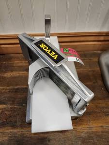 lot 44520 image: Vevor Vegetable Slicer