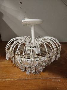 lot 44552 image: Lot Of 2 Chandelier Lights