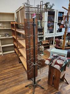 lot 44557 image: Spinning Card Display Holder