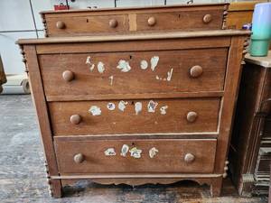 lot 44562 image: Antique 3 Drawer Dresser W2 Jewelry Drawers