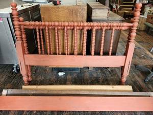 lot 44563 image: Jenny Lind Woo Spindle Queen Size Bed Frame