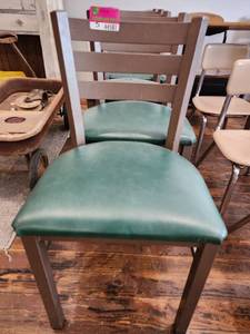 lot 44581 image: Lot Of 5 Green And Brown Chairs