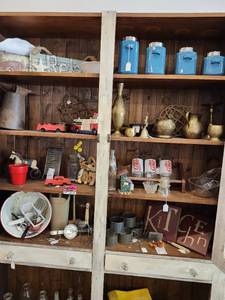 lot 44585 image: Contents Of Shelves, Including Diet Coke Glasses And More