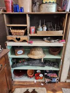 lot 44589 image: Lot Of 2 Wooden Shelf And Bench