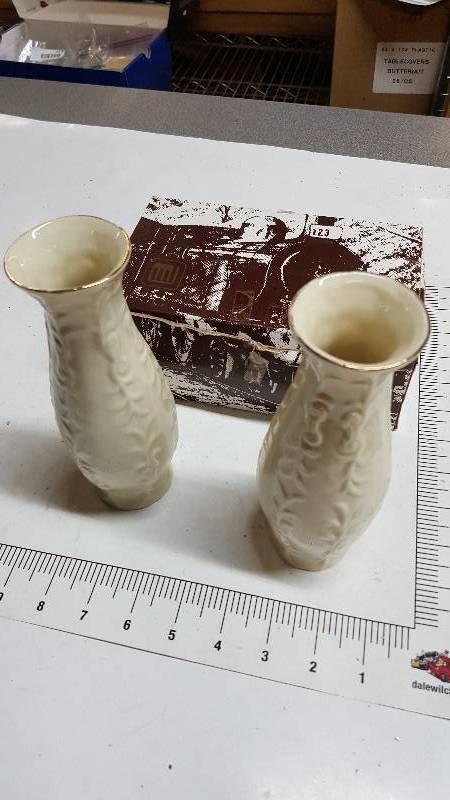 lot 5880 image: 2 White Glass Vases