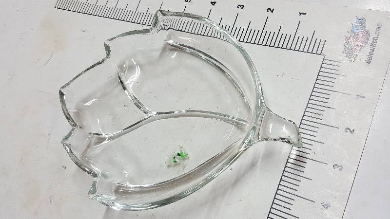 lot 5925 image: Small Flower Tulip Glass Dish