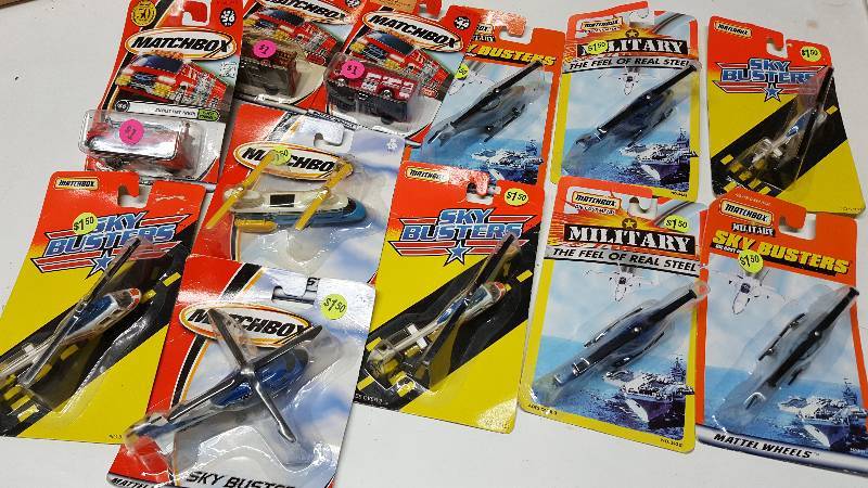 lot 5472 image: Assortment of Collectable toys in the original packages