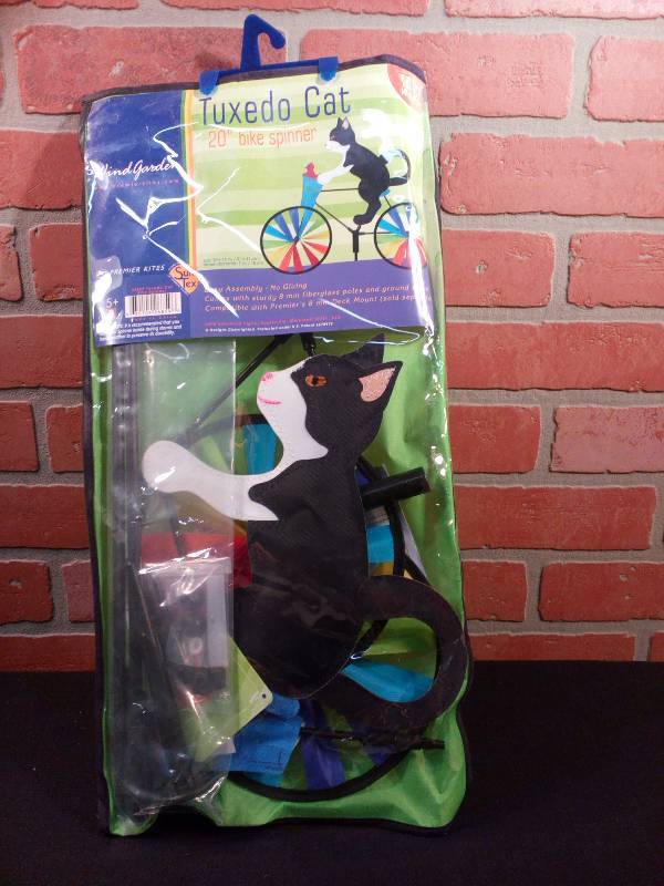 lot 6 image: Wind Garden Tuxedo Cat Bike Spinner Premier Kite
