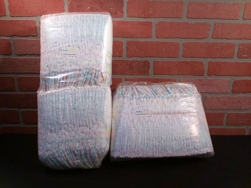 lot 21 image: Pampers Cruisers Diapers