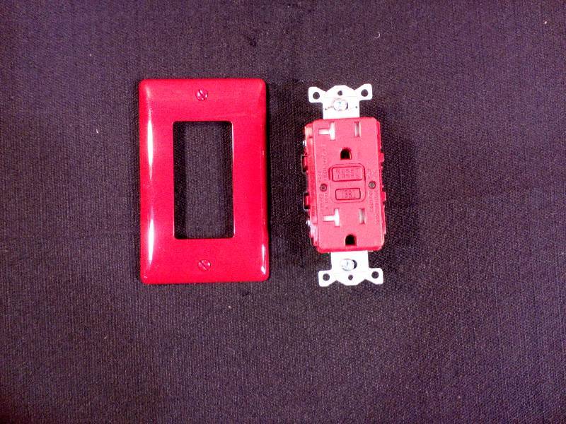lot 33 image: Hubbel Wiring Device - Kellems GFCI Recepticle, Commercial