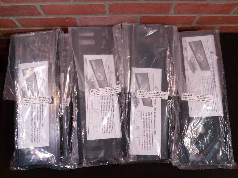 lot 105 image: Flip Signs - Small Spring Loaded for Retail Shelving