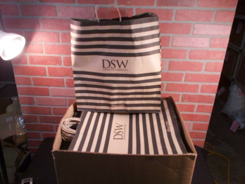 lot 128 image: Paper retail bags with logo