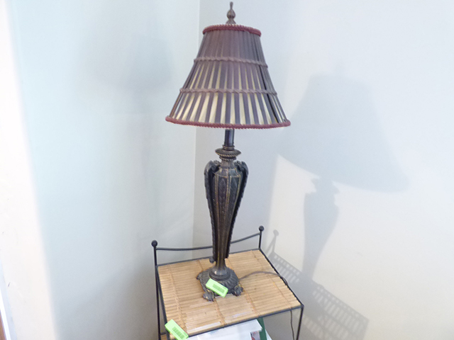 lot 1020 image: Imported Bronze Lamp