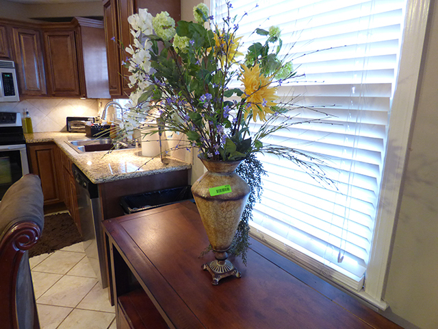 lot 1033 image: Imported Vase with Flowers