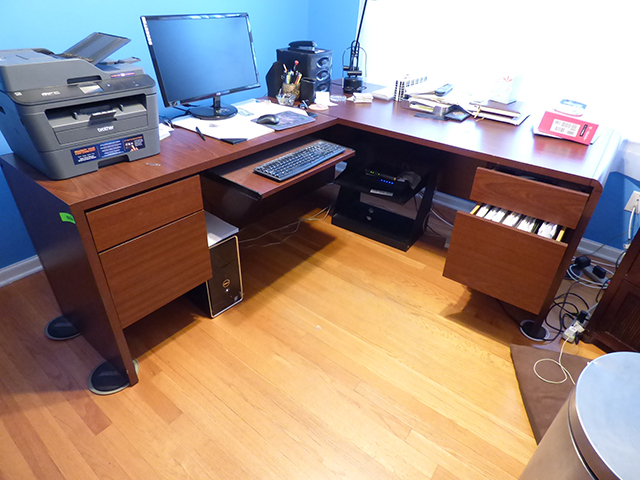 lot 1037 image: L Shaped Desk with 2 Sets of Locable File Drawers File 78 L X 64 L with key board drawer