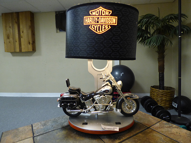 lot 1065 image: Collectors Edition Harley Lamp with 2 lights