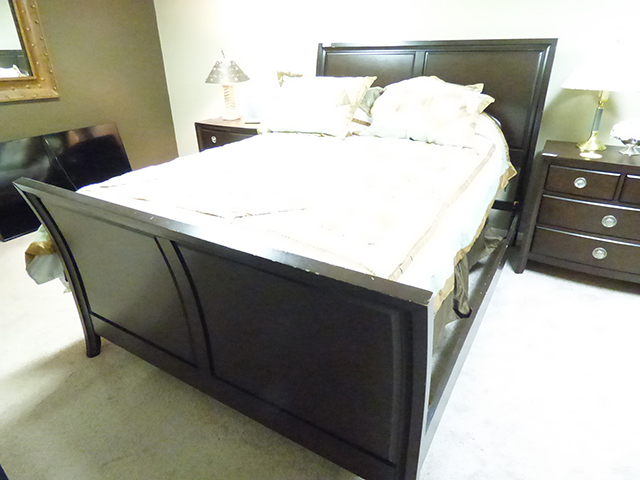 lot 1081 image: Wood Queen Size Head and Footboard with Rails