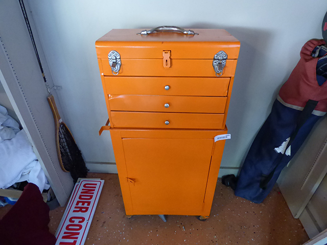 lot 1103 image: Harley Orange Tool Box on Casters with 3 Drawers