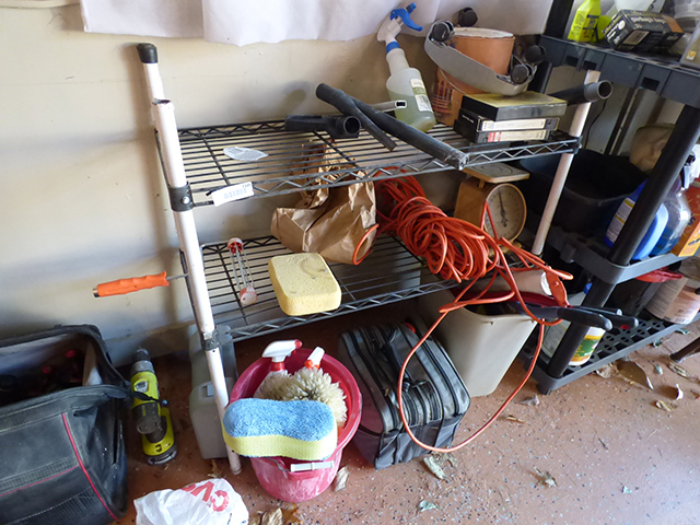lot 1105 image: Metal Rack with 2 Shelves 35H x 36 W