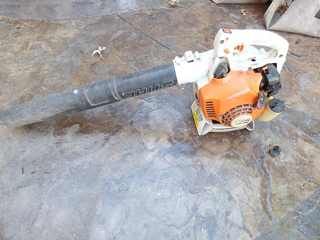 lot 1112 image: Stihl Blower H55 works Great