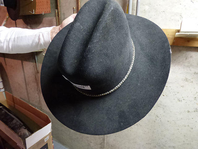 lot 1132 image: Black Rodeo King Woolblend (long oval - 7)