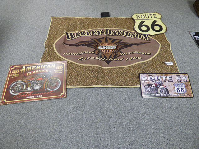 lot 1152 image: Harley collection   - Rt 66 Memorobilia tins